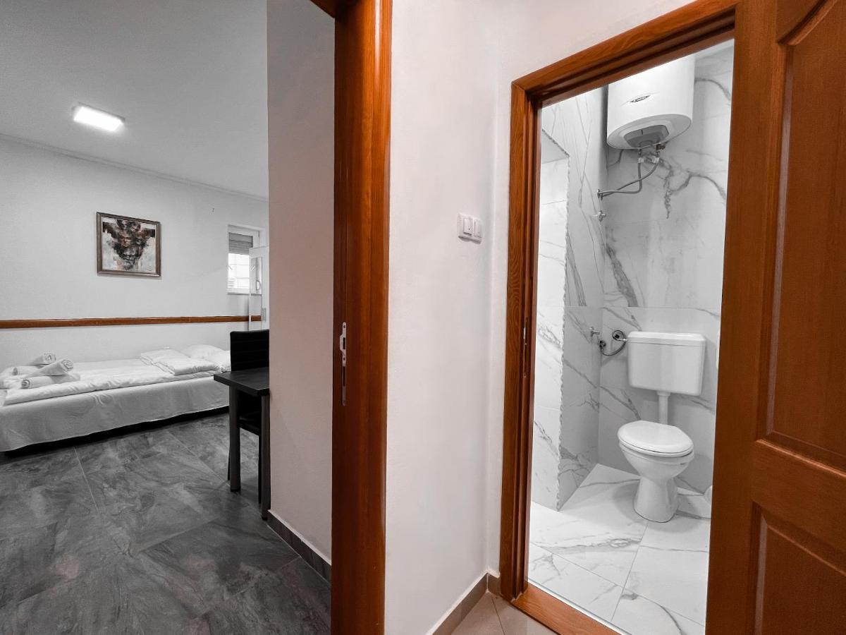 Stan Na Dan Sebastijan Apartment บันยาลูกา ภายนอก รูปภาพ